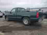 ✅ 2005 Chevrolet Silverado 1500 Work Truck • VIN: 1GCEC14X75Z138339 • Lot: 74379614. Wystawiony na Copart z przebiegiem 133 407 mil mil. Skorzystaj z bezpłatnego archiwum sprzedaży aukcyjnych z USA i zobacz szczegółowy raport historii pojazdu na DreamBid. Zdjęcie 2.