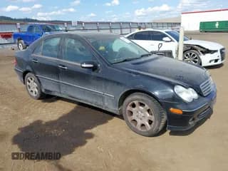 ✅ 2005 Mercedes-Benz C 240 • VIN: WDBRF81J45F691127 • Lot: 42493389. Wystawiony na IAAI z przebiegiem 238 706 mil. Bezpłatny archiwum sprzedaży aukcyjnych z USA i szczegółowy raport historii pojazdu na DreamBid. Zdjęcie 1.