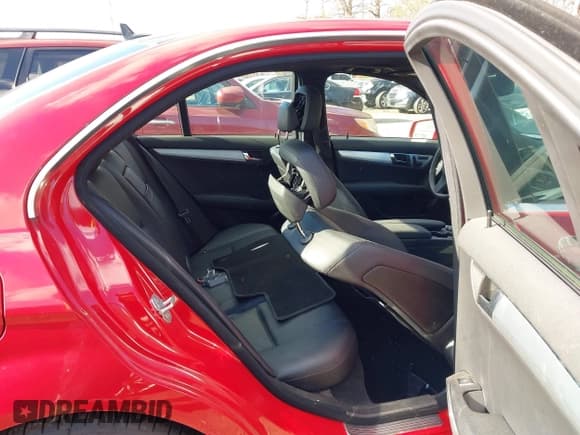 ✅ 2010 Mercedes-Benz C 300 Sport • VIN: WDDGF8BB8AR090365 • Lot: 43655448. Listed on IAAI with Not provided. Free auction sales archive from the USA and detailed vehicle history report at DreamBid. Image 8.