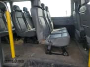 ✅ 2017 Ford Transit Passenger XL • VIN: 1FBZX2CM5HKB49182 • Lot: 71745635. Wystawiony na Copart z przebiegiem 157 933 mil. Bezpłatny archiwum sprzedaży aukcyjnych z USA i szczegółowy raport historii pojazdu na DreamBid. Zdjęcie 11.