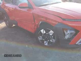 2024 Hyundai Kona SEL with VIN KM8HCCAB1RU082740, listed as a IAAI auction lot 41221160 with 14,465 mi miles and . Bid and sale history available at DreamBid. Image 6.