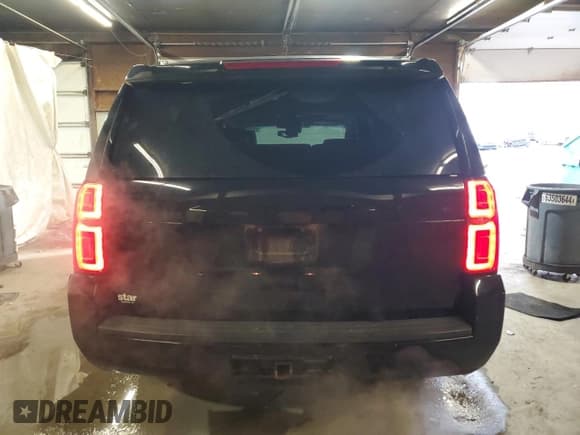 ✅ 2015 Chevrolet Suburban LT • VIN: 1GNSKJKC0FR235929 • Лот: 89508065. Опубликован ранее на Copart с пробегом 212 595 миль. Бесплатный доступ к архиву аукционных продаж из США и подробный отчёт об истории автомобиля на DreamBid. Изображение 6.