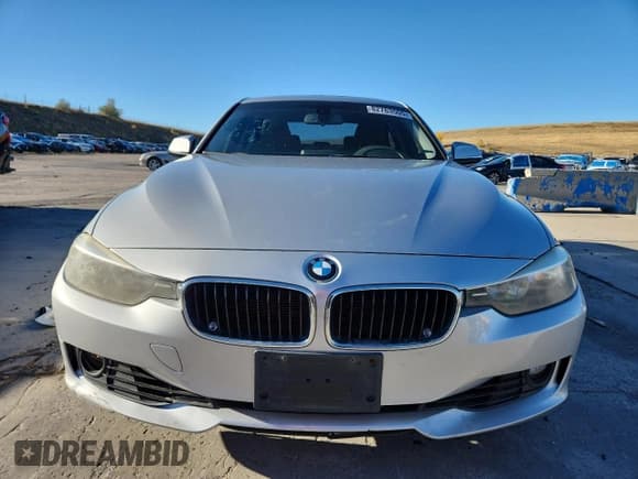 ✅ 2012 BMW 3 Series 328i • VIN: WBA3A5G56CNP16060 • Lot: 82763505. Wystawiony na Copart z przebiegiem 154 260 mil. Bezpłatny archiwum sprzedaży aukcyjnych z USA i szczegółowy raport historii pojazdu na DreamBid. Zdjęcie 5.