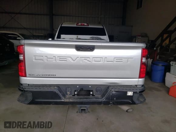 ✅ 2022 Chevrolet Silverado 2500HD Work Truck • VIN: 1GC0WLE73NF281432 • Lot: 42645235. Listed on Copart with 18,293 mi. Free auction sales archive from the USA and detailed vehicle history report at DreamBid. Image 6.