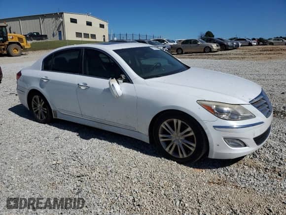 2014 Hyundai Genesis 3.8L z VIN KMHGC4DD7EU260157, wystawiony jako Copart lot #75734644 z przebiegiem 140 876 mil mil oraz Czysty tytuł • Clean title. Historia ofert i sprzedaży dostępna na DreamBid. Obrazek 4.