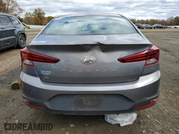 ✅ 2019 Hyundai Elantra SE • VIN: 5NPD74LF6KH439567 • Lot: 90801055. Listed on Copart with 40,650 mi. Free auction sales archive from the USA and detailed vehicle history report at DreamBid. Image 6.