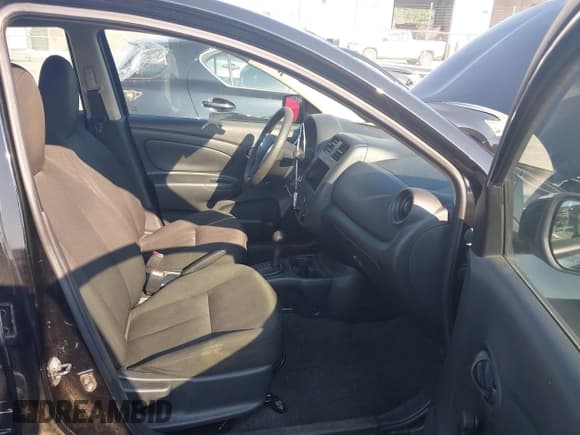 ✅ 2016 Nissan Versa S • VIN: 3N1CN7AP8GL854043 • Lot: 42997783. Listed on IAAI with 162,554 mi. Free auction sales archive from the USA and detailed vehicle history report at DreamBid. Image 5.