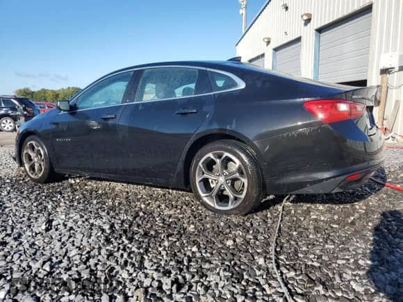 2023 Chevrolet Malibu LT z VIN 1G1ZD5ST9PF134893, wystawiony jako Copart lot #85410305 z przebiegiem 121 515 mil mil oraz Czysty tytuł • Clean title. Historia ofert i sprzedaży dostępna na DreamBid. Obrazek 2.