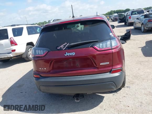 ✅ 2019 Jeep Cherokee Latitude • VIN: 1C4PJMCB3KD284140 • Лот: 42607798. Опубликован ранее на IAAI с пробегом 113 746 миль. Бесплатный доступ к архиву аукционных продаж из США и подробный отчёт об истории автомобиля на DreamBid. Изображение 16.