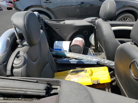 ✅ 2015 MINI Convertible S • VIN: WMWZP3C55F2A91274 • Lot: 76558584. Wystawiony na Copart z przebiegiem Nie podano. Bezpłatny archiwum sprzedaży aukcyjnych z USA i szczegółowy raport historii pojazdu na DreamBid. Zdjęcie 10.