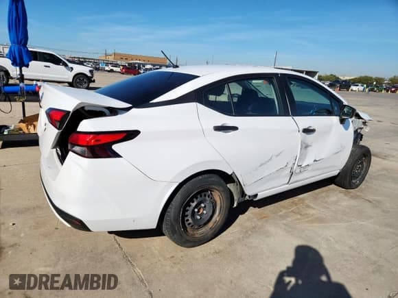✅ 2022 Nissan Versa S • VIN: 3N1CN8DV7NL845802 • Lot: 90716735. Wystawiony na Copart z przebiegiem Nie podano. Bezpłatny archiwum sprzedaży aukcyjnych z USA i szczegółowy raport historii pojazdu na DreamBid. Zdjęcie 3.