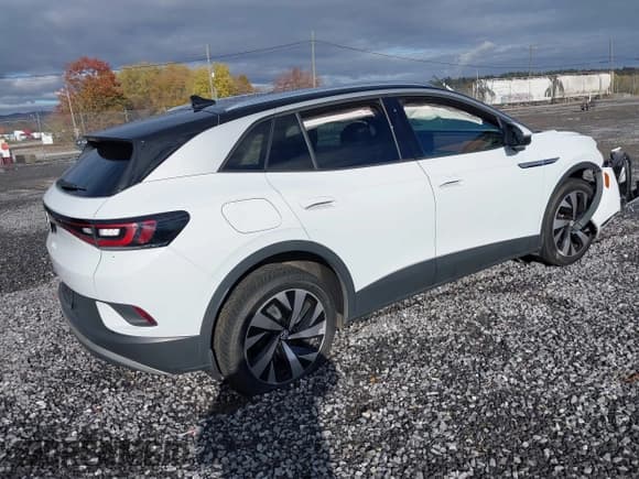 ✅ 2022 Volkswagen ID.4 Pro S • VIN: WVGUNPE22NP060457 • Lot: 43557468. Wystawiony na IAAI z przebiegiem 43 823 mil. Bezpłatny archiwum sprzedaży aukcyjnych z USA i szczegółowy raport historii pojazdu na DreamBid. Zdjęcie 4.