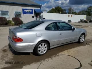 ✅ 2000 Mercedes-Benz CLK 320/430 • VIN: WDBLJ65G9YF132328 • Лот: 71779694. Опубликован ранее на Copart с пробегом 113 412 миль. Бесплатный доступ к архиву аукционных продаж из США и подробный отчёт об истории автомобиля на DreamBid. Изображение 3.