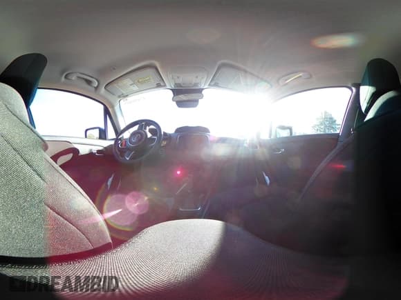 ✅ 2018 Jeep Renegade Upland • VIN: ZACCJBAB8JPH09079 • Lot: 43499957. Wystawiony na IAAI z przebiegiem 66 376 mil. Bezpłatny archiwum sprzedaży aukcyjnych z USA i szczegółowy raport historii pojazdu na DreamBid. Zdjęcie 18.