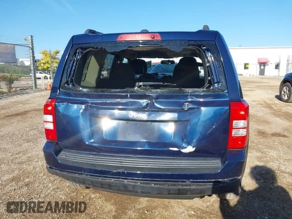 ✅ 2016 Jeep Patriot Sport • VIN: 1C4NJPBBXGD801662 • Lot: 43111217. Listed on IAAI with 177,822 mi. Free auction sales archive from the USA and detailed vehicle history report at DreamBid. Image 6.