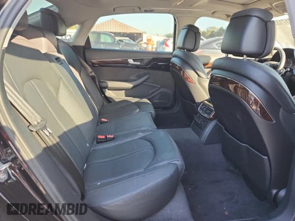 ✅ 2018 Audi A8 • VIN: WAU44AFDXJN000627 • Lot: 91713505. Wystawiony na Copart z przebiegiem 71 783 mil. Bezpłatny archiwum sprzedaży aukcyjnych z USA i szczegółowy raport historii pojazdu na DreamBid. Zdjęcie 10.