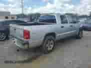 2010 Dodge Dakota Bighorn/Lonestar z VIN 1D7CW3GK0AS175803, wystawiony jako Copart lot #73672824 z przebiegiem Nie podano mil oraz Szkoda całkowita • Salvage title. Historia ofert i sprzedaży dostępna na DreamBid. Obrazek 3.