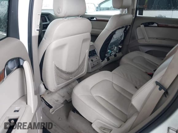 ✅ 2010 Audi Q7 Premium Plus • VIN: WA1LYAFE6AD007604 • Lot: 41955633. Listed on IAAI with 240,433 mi. Free auction sales archive from the USA and detailed vehicle history report at DreamBid. Image 8.