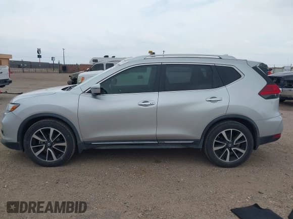 ✅ 2017 Nissan Rogue SV • VIN: JN8AT2MTXHW381252 • Lot: 43124568. Listed on IAAI with 118,523 mi. Free auction sales archive from the USA and detailed vehicle history report at DreamBid. Image 14.