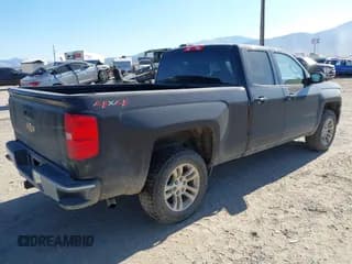 ✅ 2019 Chevrolet Silverado 1500 LT • VIN: 2GCVKPEC2K1198132 • Lot: 43262419. Wystawiony na IAAI z przebiegiem 128 687 mil. Bezpłatny archiwum sprzedaży aukcyjnych z USA i szczegółowy raport historii pojazdu na DreamBid. Zdjęcie 4.