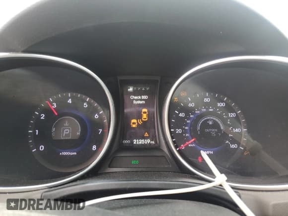 ✅ 2015 Hyundai Santa Fe Limited • VIN: KM8SR4HF8FU094253 • Лот: 91139025. Опубликован ранее на Copart с пробегом 212 519 миль. Бесплатный доступ к архиву аукционных продаж из США и подробный отчёт об истории автомобиля на DreamBid. Изображение 9.