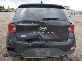 ✅ 2022 Hyundai Venue SEL • VIN: KMHRC8A30NU184180 • Lot: 71846264. Wystawiony na Copart z przebiegiem 20 200 mil. Bezpłatny archiwum sprzedaży aukcyjnych z USA i szczegółowy raport historii pojazdu na DreamBid. Zdjęcie 6.