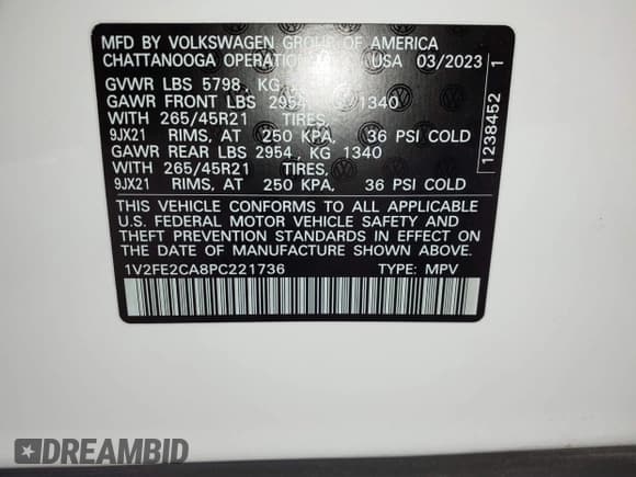 ✅ 2023 Volkswagen Atlas SEL Premium R-Line • VIN: 1V2FE2CA8PC221736 • Lot: 42155629. Wystawiony na IAAI z przebiegiem 54 394 mil. Bezpłatny archiwum sprzedaży aukcyjnych z USA i szczegółowy raport historii pojazdu na DreamBid. Zdjęcie 9.