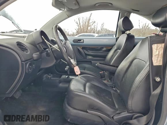 ✅ 2009 Volkswagen Beetle S • VIN: 3VWPW31C29M505195 • Лот: 95069435. Опубликован ранее на Copart с пробегом 97 849 миль. Бесплатный доступ к архиву аукционных продаж из США и подробный отчёт об истории автомобиля на DreamBid. Изображение 7.