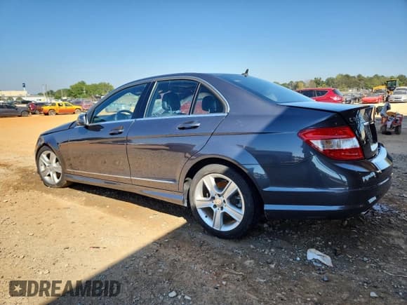 ✅ 2010 Mercedes-Benz C 300 Sport • VIN: WDDGF8BB9AR126306 • Лот: 85140985. Опубликован ранее на Copart с пробегом 68 262 миль. Бесплатный доступ к архиву аукционных продаж из США и подробный отчёт об истории автомобиля на DreamBid. Изображение 2.