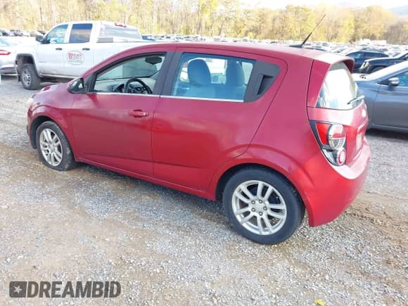 2013 Chevrolet Sonic LT с VIN 1G1JC6SH5D4244378, выставлен на аукционе IAAI как лот 43580064 с пробегом 138 252 миль миль и . История ставок и продаж доступна на DreamBid. Изображение 3.