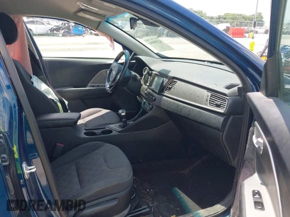 ✅ 2019 Kia Niro LX • VIN: KNDCB3LC0K5324733 • Lot: 42558896. Wystawiony na IAAI z przebiegiem 118 401 mil. Bezpłatny archiwum sprzedaży aukcyjnych z USA i szczegółowy raport historii pojazdu na DreamBid. Zdjęcie 5.