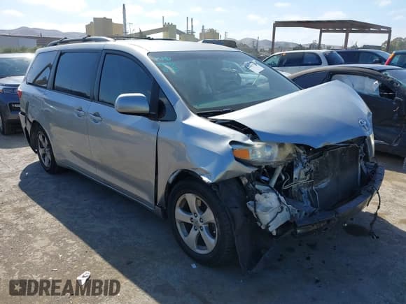 ✅ 2015 Toyota Sienna LE AAS • VIN: 5TDKK3DC3FS685643 • Lot: 43401772. Listed on IAAI with 203,402 mi. Free auction sales archive from the USA and detailed vehicle history report at DreamBid. Image 1.