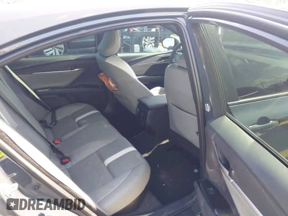 2025 Toyota Camry LE z VIN 4T1DAACK2SU117877, wystawiony jako IAAI lot #42668305 z przebiegiem 9 001 mil mil oraz . Historia ofert i sprzedaży dostępna na DreamBid. Obrazek 8.