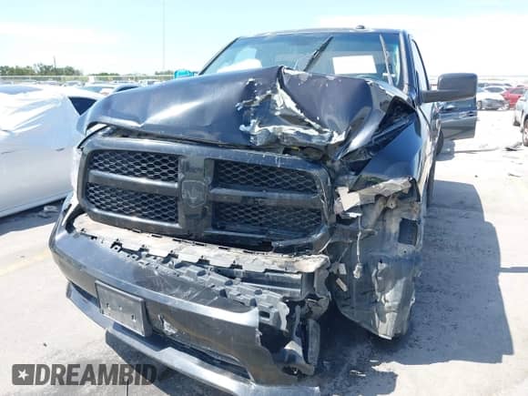 2013 Ram 1500 Express z VIN 3C6JR6AT8DG505511, wystawiony jako IAAI lot #43104315 z przebiegiem 306 996 mil mil oraz . Historia ofert i sprzedaży dostępna na DreamBid. Obrazek 6.