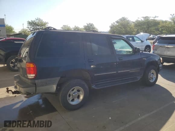✅ 2001 Ford Explorer XLT • VIN: 1FMZU73E71ZA08469 • Lot: 70941555. Wystawiony na Copart z przebiegiem 231 330 mil. Bezpłatny archiwum sprzedaży aukcyjnych z USA i szczegółowy raport historii pojazdu na DreamBid. Zdjęcie 3.