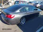 ✅ 2017 BMW 4 Series 430i xDrive • VIN: WBA4F9C37HG812518 • Lot: 42609889. Wystawiony na IAAI z przebiegiem 121 143 mil. Bezpłatny archiwum sprzedaży aukcyjnych z USA i szczegółowy raport historii pojazdu na DreamBid. Zdjęcie 4.