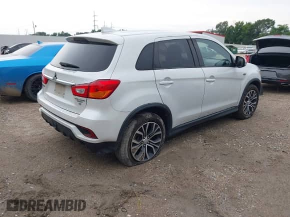 2018 Mitsubishi Outlander SE with VIN JA4AP3AW6JU006930, listed as a IAAI auction lot 43094997 with 82,255 mi miles and . Bid and sale history available at DreamBid. Image 4.
