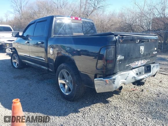 ✅ 2009 Dodge 1500 SLT • VIN: 1D3HV13T19S771432 • Lot: 41761462. Wystawiony na IAAI z przebiegiem 192 382 mil. Bezpłatny archiwum sprzedaży aukcyjnych z USA i szczegółowy raport historii pojazdu na DreamBid. Zdjęcie 3.