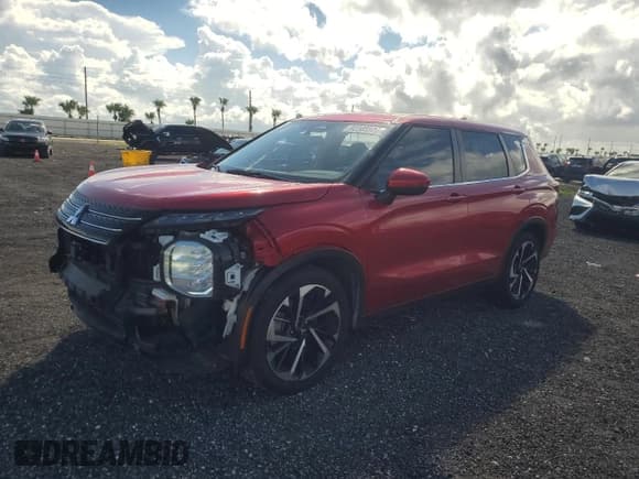 ✅ 2022 Mitsubishi Outlander ES • VIN: JA4J3TA80NZ032218 • Лот: 82303925. Опубликован ранее на Copart с пробегом 66 365 миль. Бесплатный доступ к архиву аукционных продаж из США и подробный отчёт об истории автомобиля на DreamBid. Изображение 1.