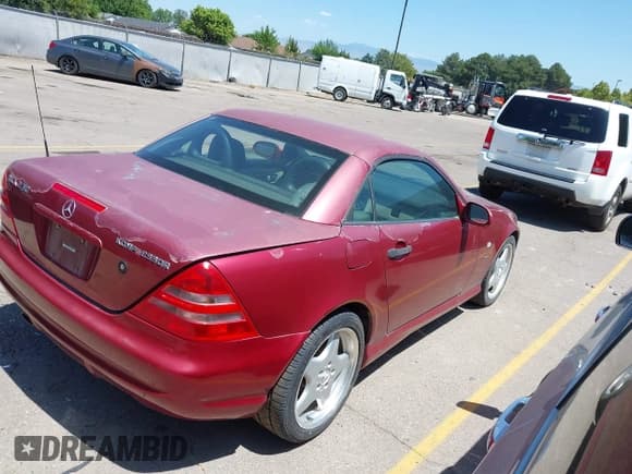 ✅ 1999 Mercedes-Benz SLK 230/320 • VIN: WDBKK47F0XF119354 • Lot: 42489869. Wystawiony na IAAI z przebiegiem 115 201 mil. Bezpłatny archiwum sprzedaży aukcyjnych z USA i szczegółowy raport historii pojazdu na DreamBid. Zdjęcie 4.