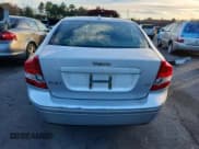 ✅ 2006 Volvo S40 2.4L • VIN: YV1MS382762221895 • Lot: 93091965. Wystawiony na Copart z przebiegiem 114 406 mil. Bezpłatny archiwum sprzedaży aukcyjnych z USA i szczegółowy raport historii pojazdu na DreamBid. Zdjęcie 6.