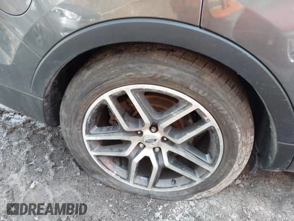 ✅ 2016 Ford Explorer Sport • VIN: 1FM5K8GT6GGC83628 • Lot: 41546631. Wystawiony na IAAI z przebiegiem 85 712 mil. Bezpłatny archiwum sprzedaży aukcyjnych z USA i szczegółowy raport historii pojazdu na DreamBid. Zdjęcie 21.