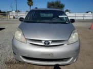 ✅ 2007 Toyota Sienna CE • VIN: 5TDZK23C47S083359 • Lot: 91731755. Wystawiony na Copart z przebiegiem 354 554 mil. Bezpłatny archiwum sprzedaży aukcyjnych z USA i szczegółowy raport historii pojazdu na DreamBid. Zdjęcie 5.