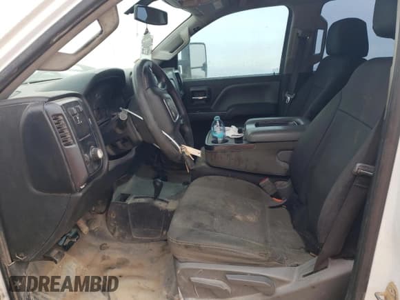 ✅ 2018 GMC Sierra 2500HD • VIN: 1GT12REG1JF116556 • Lot: 44076425. Wystawiony na Copart z przebiegiem 197 725 mil. Bezpłatny archiwum sprzedaży aukcyjnych z USA i szczegółowy raport historii pojazdu na DreamBid. Zdjęcie 7.