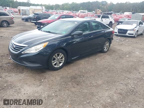 2014 Hyundai Sonata GLS with VIN 5NPEB4AC6EH896797, listed as a IAAI auction lot 43310178 with 175,233 mi miles and . Bid and sale history available at DreamBid. Image 18.