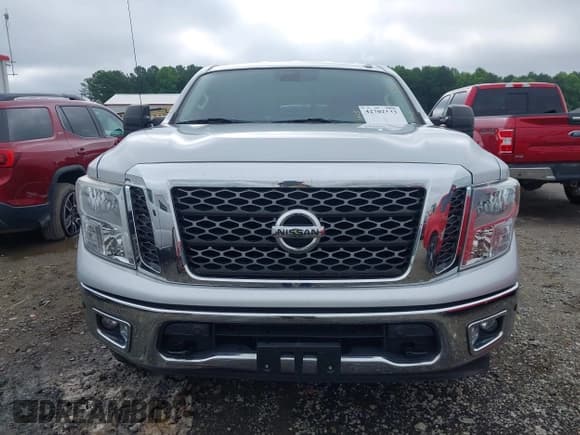 ✅ 2017 Nissan Titan SV • VIN: 1N6AA1C50HN562801 • Lot: 42702143. Wystawiony na IAAI z przebiegiem 90 233 mil. Bezpłatny archiwum sprzedaży aukcyjnych z USA i szczegółowy raport historii pojazdu na DreamBid. Zdjęcie 12.