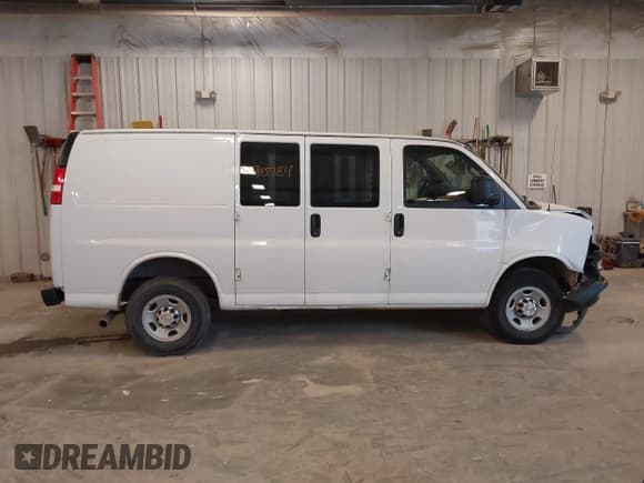 ✅ 2020 Chevrolet Express Cargo • VIN: 1GCZGGFG2L1269258 • Lot: 42290784. Listed on IAAI with 175,462 mi. Free auction sales archive from the USA and detailed vehicle history report at DreamBid. Image 14.