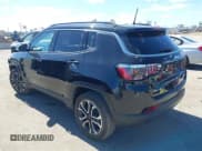 ✅ 2022 Jeep Compass Limited • VIN: 3C4NJDCB6NT133802 • Lot: 41671098. Wystawiony na IAAI z przebiegiem 29 863 mil. Bezpłatny archiwum sprzedaży aukcyjnych z USA i szczegółowy raport historii pojazdu na DreamBid. Zdjęcie 3.
