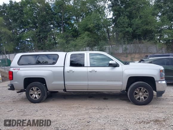 ✅ 2019 Chevrolet Silverado 1500 LT • VIN: 2GCVKPEC7K1109154 • Lot: 42947186. Wystawiony na IAAI z przebiegiem 110 614 mil. Bezpłatny archiwum sprzedaży aukcyjnych z USA i szczegółowy raport historii pojazdu na DreamBid. Zdjęcie 14.