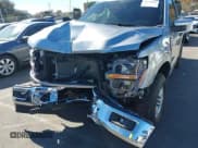 ✅ 2024 Ford F-150 XL • VIN: 1FTMF1L5XRKE99775 • Lot: 43570040. Wystawiony na IAAI z przebiegiem 7 288 mil. Bezpłatny archiwum sprzedaży aukcyjnych z USA i szczegółowy raport historii pojazdu na DreamBid. Zdjęcie 6.